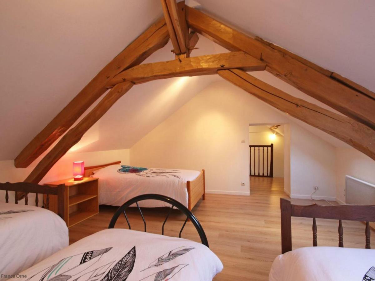 Gîte La Mesnière, 5 pièces, 12 personnes - FR-1-497-65 Extérieur photo