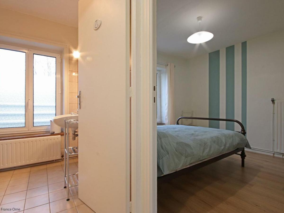 Gîte La Mesnière, 5 pièces, 12 personnes - FR-1-497-65 Extérieur photo