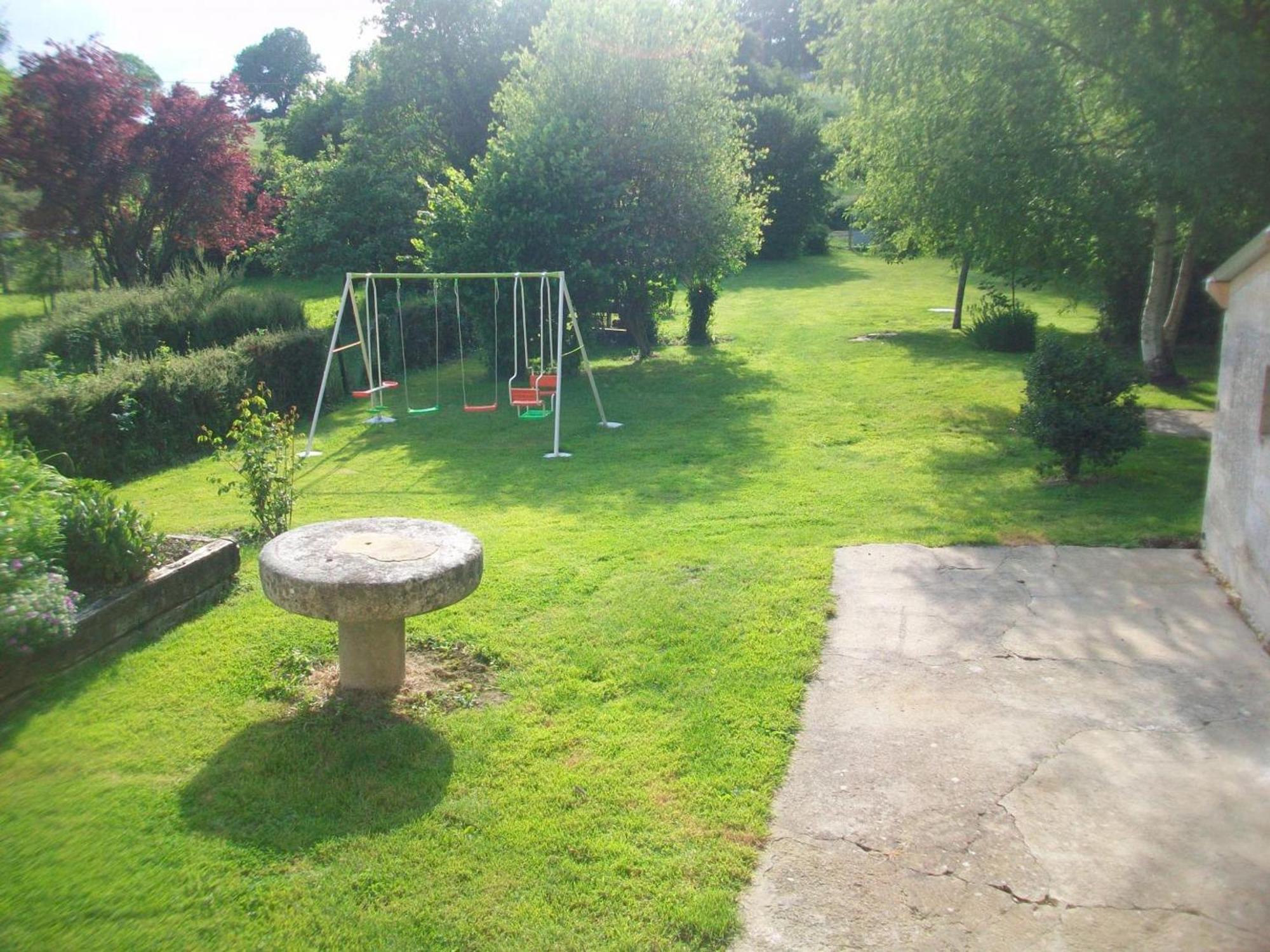 Gîte La Mesnière, 5 pièces, 12 personnes - FR-1-497-65 Extérieur photo